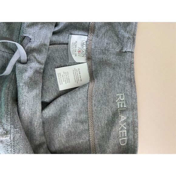 Danskin Now Women's Gray Capri Pants Size M Relaxed Fit Casual - Picture 3 of 4